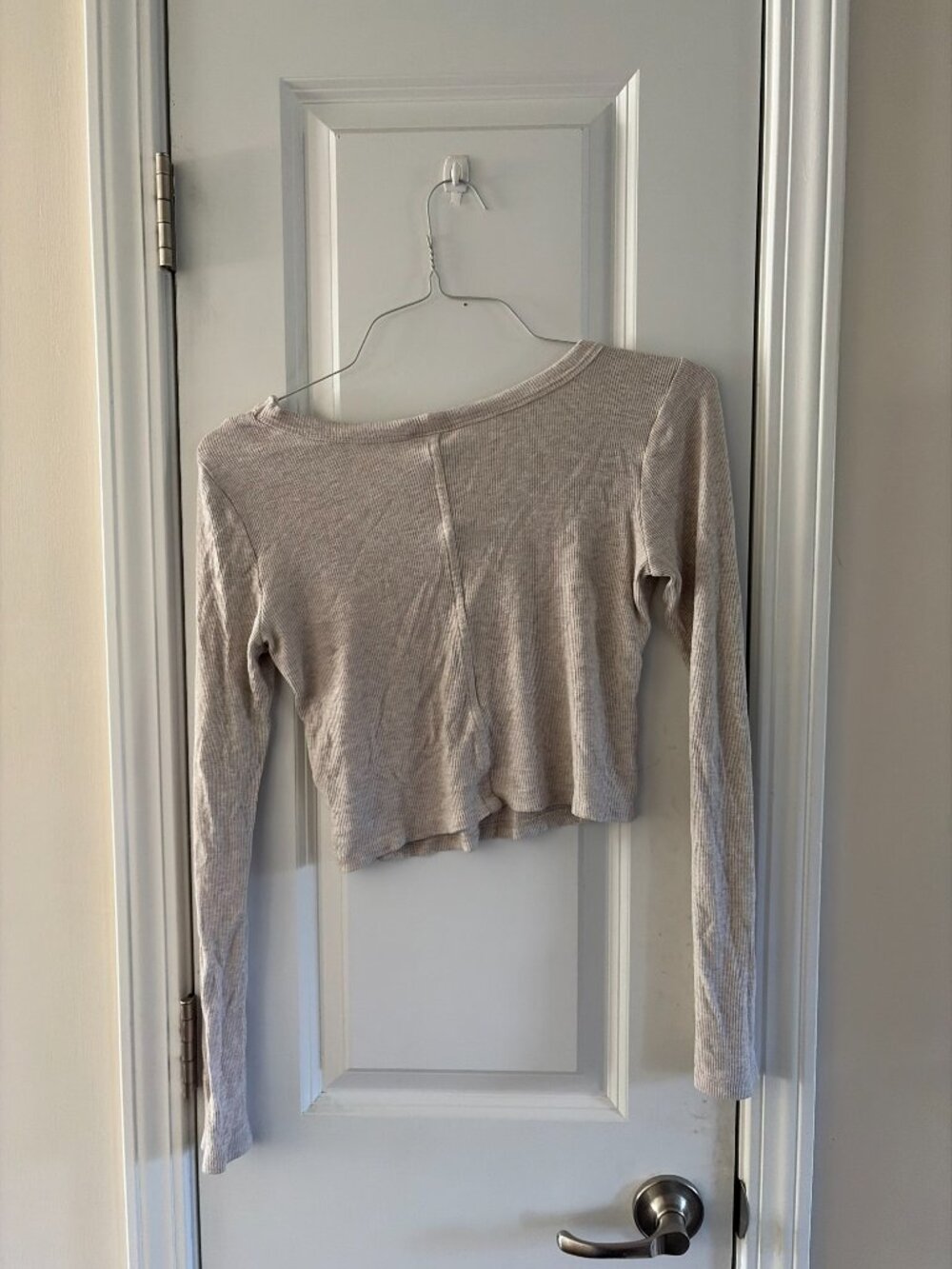 Universal Thread Beige Crop Top - Picture 4 of 4